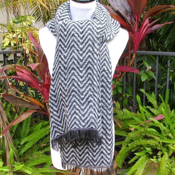 Lulla Collection by Bindya Reversible Scarf - Picture 2 of 7